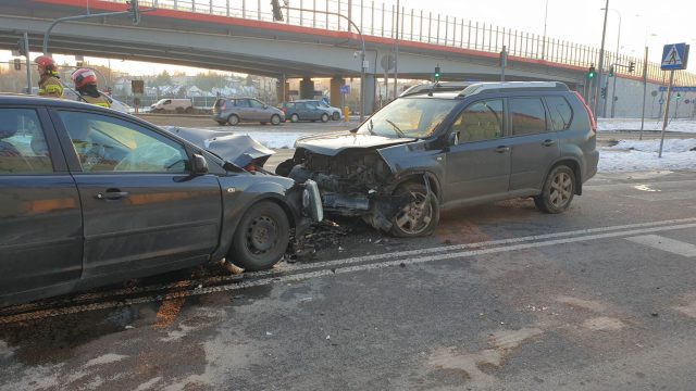 Jechał pod prąd, doprowadził do czołowego zderzenia. Pięć osób, w tym dzieci, w szpitalu (zdjęcia)