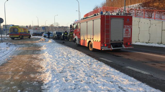 Jechał pod prąd, doprowadził do czołowego zderzenia. Pięć osób, w tym dzieci, w szpitalu (zdjęcia)