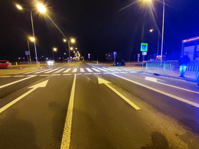 Część ulicy w Lublinie wyłączona z ruchu po wypadku. Dwie osoby trafiły do szpitala (zdjęcia)