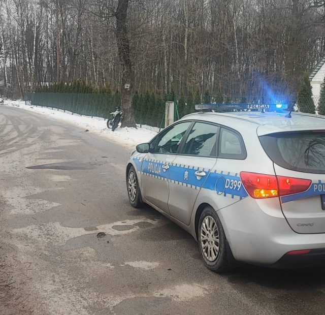 15-latek uciekał na crossie przed policjantami. Przyjechał po niego ojciec, który stracił prawo jazdy za nadmierną prędkość (zdjęcia)