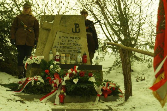 Upamiętnili Żołnierza Wyklętego por. Jana Leonowicza, ps. „Burta” (zdjęcia)