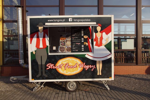 Spróbuj węgierskiego placka, przyjdź na langosy! (zdjęcia)