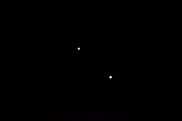 Dwa jasne obiekty pojawiły się na niebie. To widowiskowa koniunkcja Jowisza i Wenus (zdjęcia)