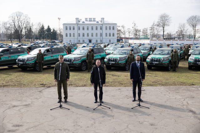 Nowe terenówki trafiły na granicę. Funkcjonariusze straży granicznej otrzymali 62 pojazdy (zdjęcia)