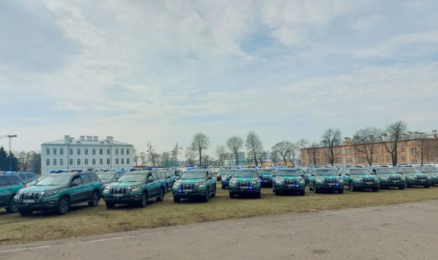 Nowe terenówki trafiły na granicę. Funkcjonariusze straży granicznej otrzymali 62 pojazdy (zdjęcia)