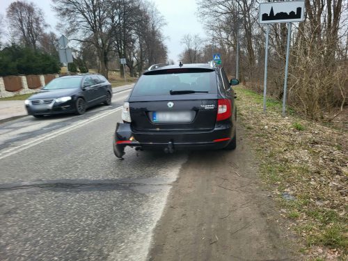 Zderzenie dwóch pojazdów na trasie Lublin – Bychawa. Są utrudnienia w ruchu (zdjęcia)