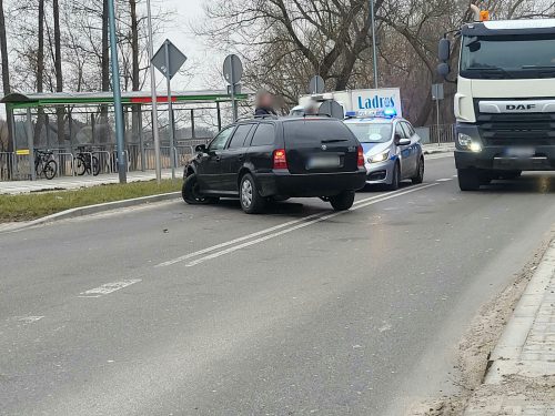 Zderzenie dwóch pojazdów na trasie Lublin – Bychawa. Są utrudnienia w ruchu (zdjęcia)
