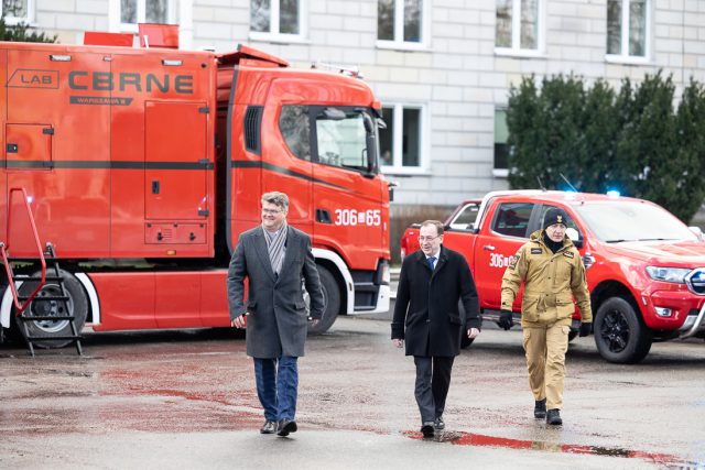 Koszt tych pojazdów wynosi blisko 24 mln złotych. To mobilne laboratoria do wykrywania zagrożeń chemicznych, biologicznych i radiologicznych (zdjęcia)