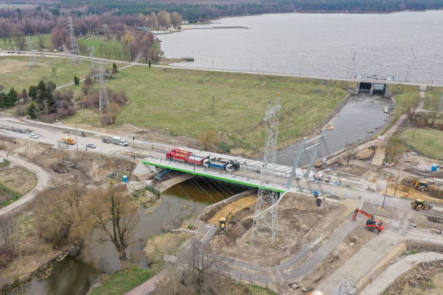 Most na ul. Żeglarskiej przeszedł dzisiaj próby obciążeniowe (zdjęcia)