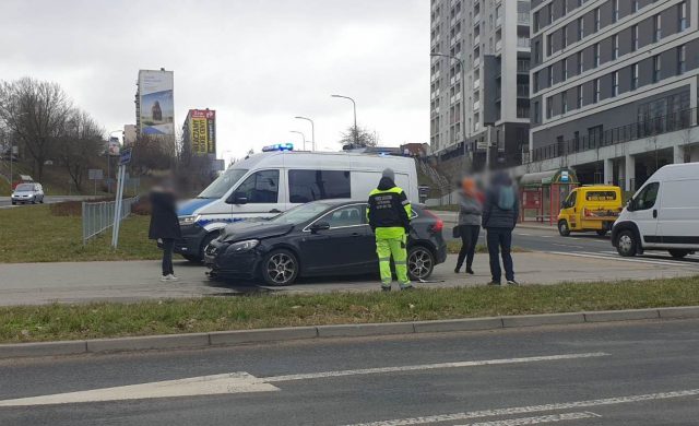 Zderzenie skody i volvo na skrzyżowaniu w Lublinie (zdjęcia)
