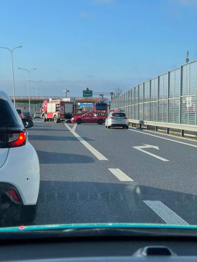 Tragiczny wypadek w Elizówce. Droga z Lubartowa do Lublina całkowicie zablokowana (zdjęcia)