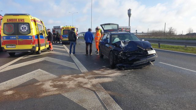 Tragiczny wypadek w Elizówce. Droga z Lubartowa do Lublina całkowicie zablokowana (zdjęcia)