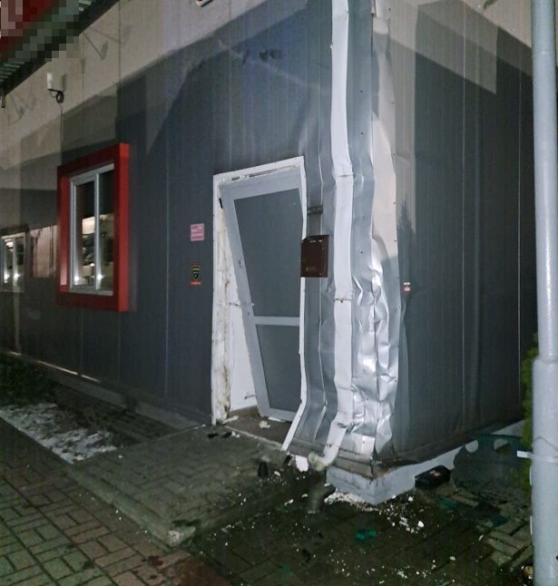 Pijany obywatel Białorusi uderzył ciężarówką w ścianę budynku (zdjęcia)