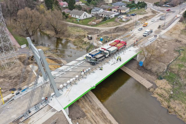 Most na ul. Żeglarskiej przeszedł dzisiaj próby obciążeniowe (zdjęcia)