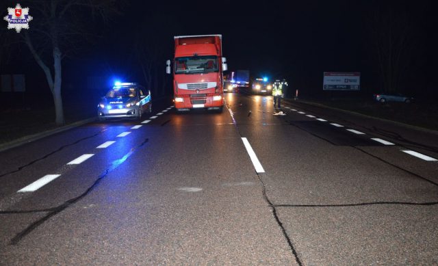 Obywatel Ukrainy wjechał ciężarówką w policjanta. Funkcjonariusz trafił do szpitala (zdjęcia)