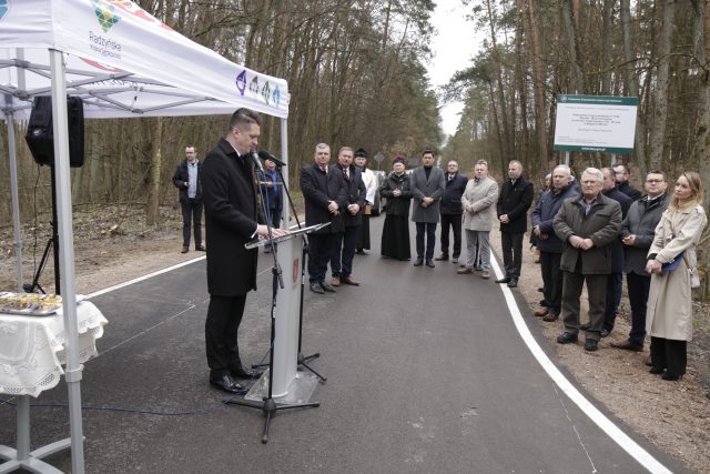 Droga powiatowa na odcinku Borowe – Wola Chomejowa oficjalnie otwarta (zdjęcia)