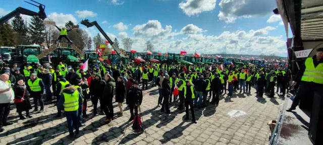 Kilkuset rolników wzięło udział w proteście koło Hrubieszowa. „Nadszedł czas rozliczeń” (zdjęcia)