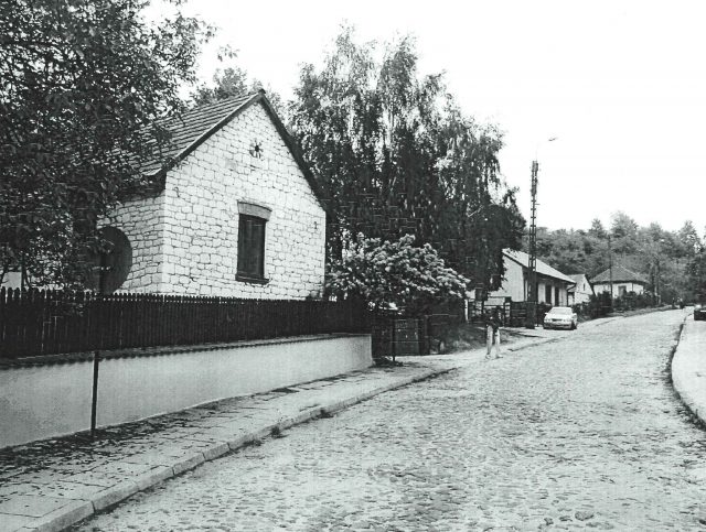 Mieszkańcy nie pozwolili na ułożenie asfaltu na kocich łbach. Teraz ulica ta została zabytkiem (zdjęcia)