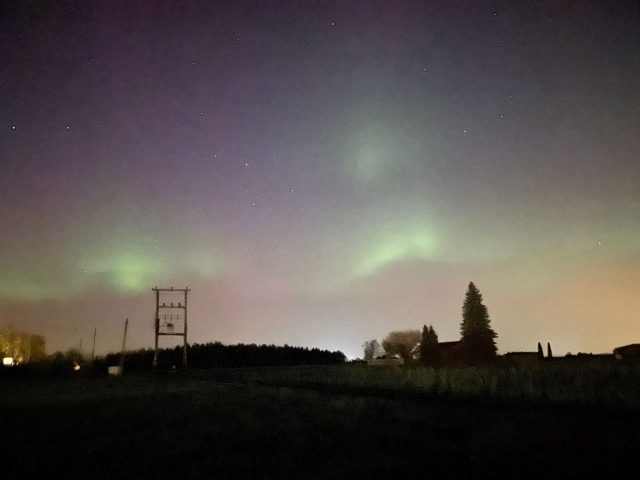 Spektakularna zorza polarna na Lubelszczyźnie. Te zdjęcia zapierają dech w piersiach (zdjęcia)
