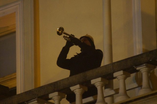 Z balkonu lubelskiego ratusza popłynęła melodia pieśni „Barka” (zdjęcia, wideo)