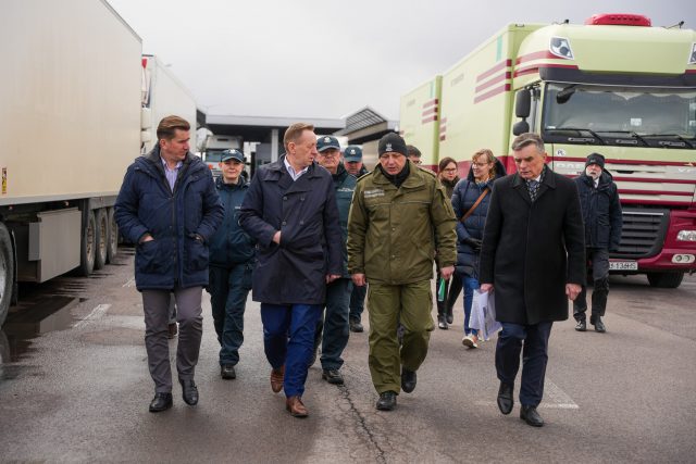 Nowy minister rolnictwa z wizytą w Dorohusku. Chodzi o kontrolę zboża z Ukrainy (zdjęcia)