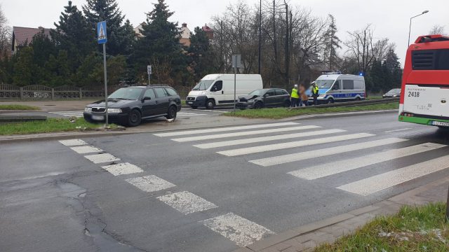 Kolejne w Lublinie zderzenie pojazdów przed przejściem dla pieszych (zdjęcia)