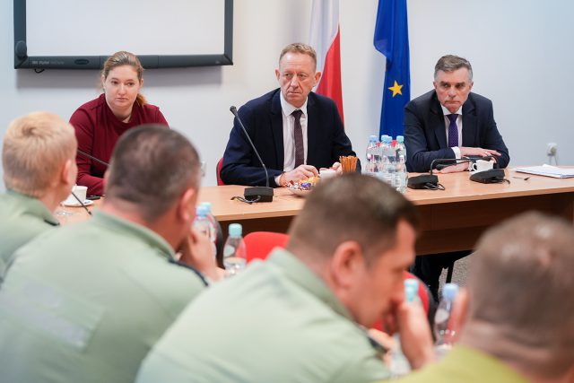 Minister rolnictwa i wojewoda lubelski na granicy w Dorohusku (zdjęcia)