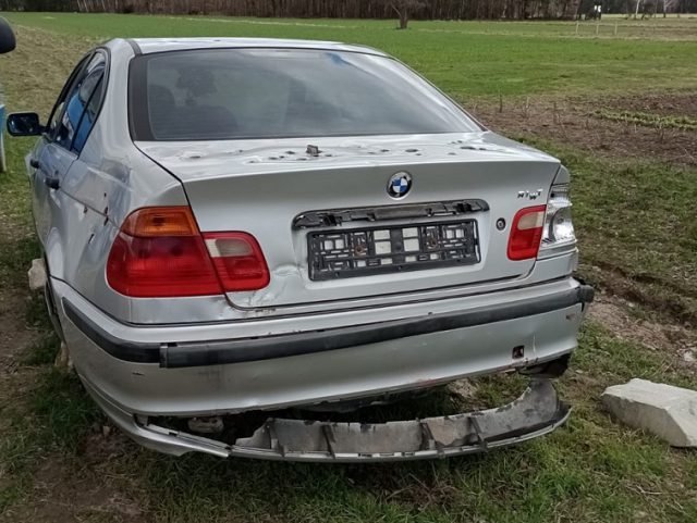 Zanim dogadali szczegóły sprzedaży BMW, mężczyzna zabrał pojazd (zdjęcia)