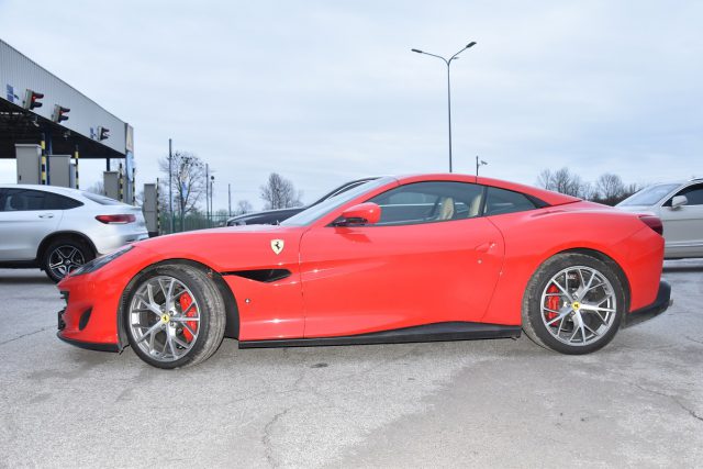 Poszukiwane ferrari o wartości 1,2 mln złotych odzyskane. Auto jechało na lawecie (zdjęcia)