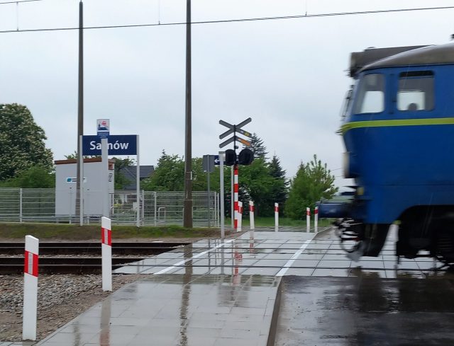 Kolejne perony między Łukowem a Dęblinem wyremontowane. Celem jest poprawa dostępności do kolei