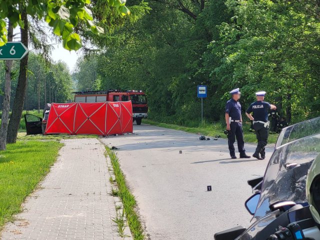 Tragiczny wypadek na lokalnej drodze. Podróżujące jednośladem małżeństwo zginęło na miejscu (zdjęcia)