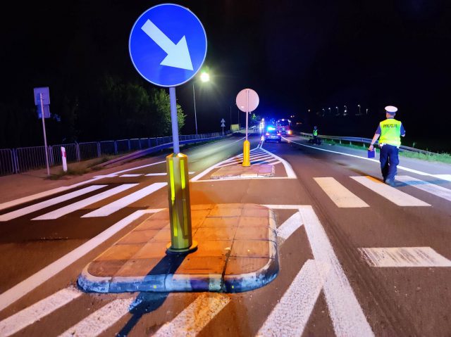 Jadąc skuterem zaczepiła o wysepkę na jezdni. Życia kobiety nie udało się uratować (zdjęcia)