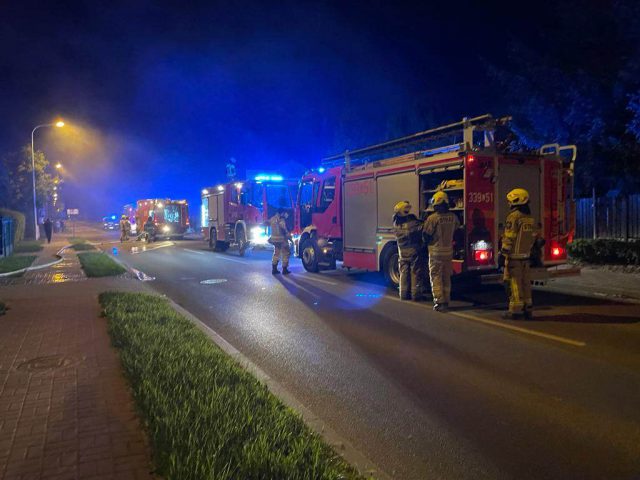 Nocny pożar w Lublinie. Stodoła stanęła w ogniu (wideo, zdjęcia)