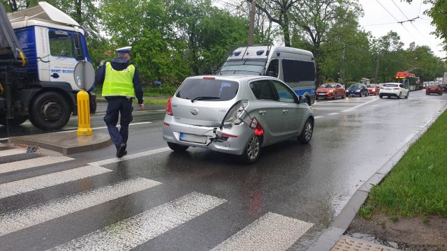 Zderzenie pojazdów na Drodze Męczenników Majdanka. Są spore utrudnienia w ruchu (zdjęcia)