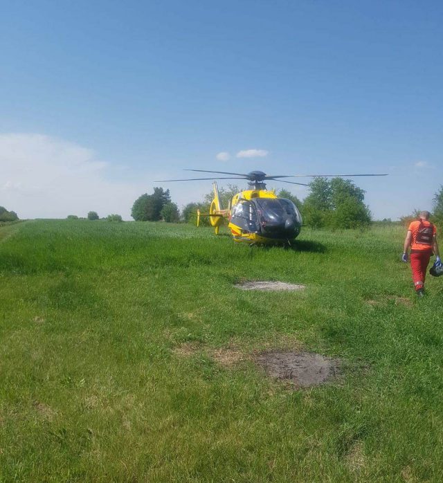 2-letni chłopiec wpadł do szamba. Śmigłowiec LPR zabrał dziecko do szpitala w Lublinie (zdjęcia)