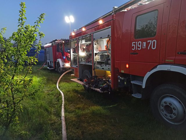 Tragiczny pożar pustostanu. Jedna osoba nie żyje (zdjęcia)