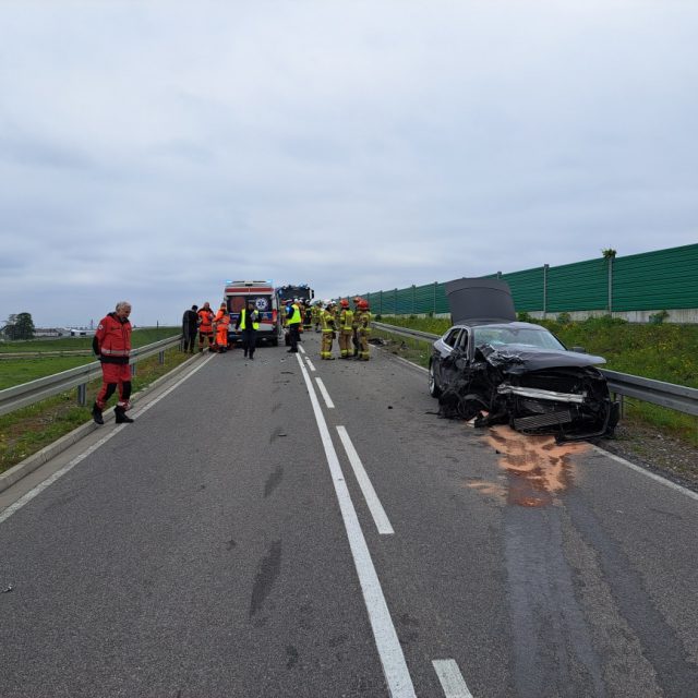 Tragiczny wypadek przy trasie S17 Lublin – Warszawa. Jedna osoba nie żyje (zdjęcia)