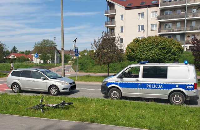 Wjechał fordem w rowerzystę. Nastolatek trafił do szpitala (zdjęcia)