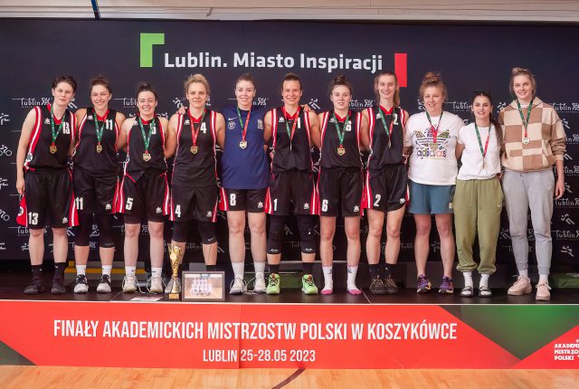 Trzy dni emocjonującej rywalizacji w ramach Akademickich Mistrzostw Polski w koszykówce zwieńczone w lubelskiej Hali MOSiR (zdjęcia)