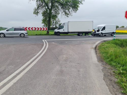 Wypadek z udziałem kilku aut na trasie Lublin – Zamość. Droga jest całkowicie zablokowana (zdjęcia)