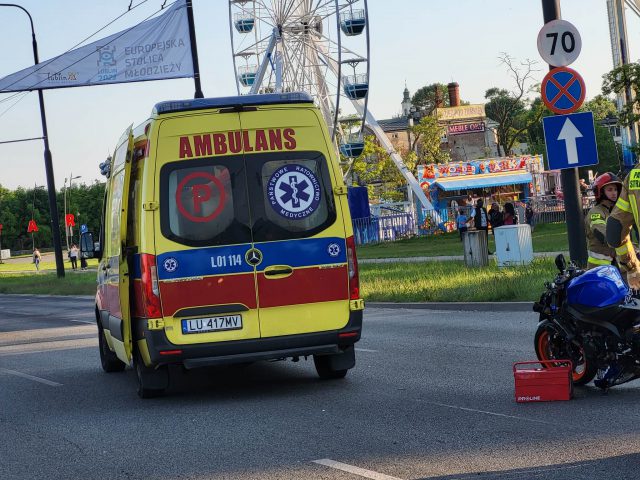 Zderzenie dwóch motocyklistów w Lublinie. Na miejscu trwają działania służb ratunkowych (zdjęcia)