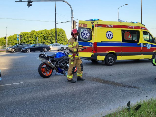 Zderzenie dwóch motocyklistów w Lublinie. Na miejscu trwają działania służb ratunkowych (zdjęcia)