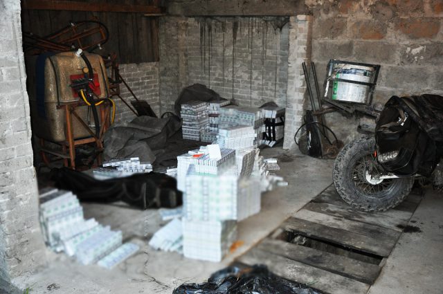Przemyt papierosów z Ukrainy wciąż trwa. Właśnie rozbito kolejną grupę zajmującą się tym procederem (zdjęcia)