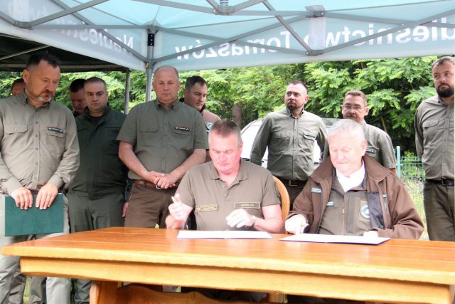 Przez lata służyły leśnikom, teraz będą pracować na Ukrainie. Samochody, drony i inny sprzęt przekazany na wschód (zdjęcia)