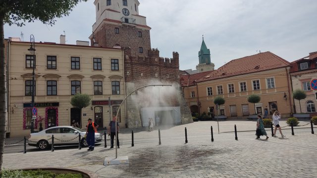 Przed lubelskim Ratuszem stanęła nowa kurtyna wodna (zdjęcia)