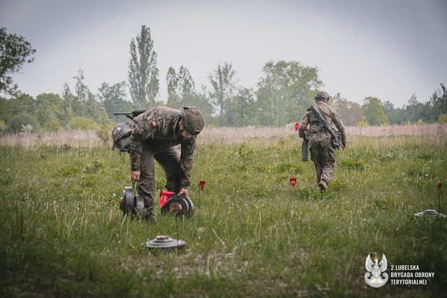 Był rzut granatem i sztafeta z minami. Wyłoniono najlepszych saperów w 2 LBOT (zdjęcia)