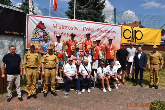 Lubelscy strażacy na podium IX Mistrzostw Polski Strażaków PSP w Siatkówce Plażowej (zdjęcia)