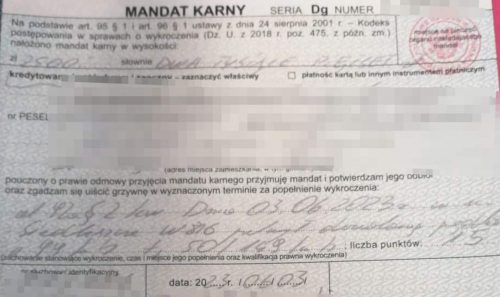 Wysokie mandaty za nadmierną prędkość. Kierujący tłumaczyli, że są na urlopie (zdjęcia)