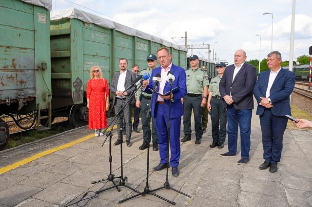 Minister rolnictwa i rozwoju wsi: „Do Polski nie wpływa zboże z Ukrainy” (zdjęcia)