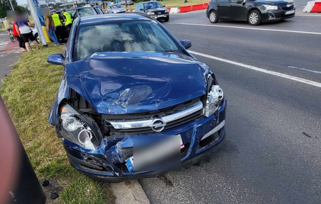 Kolejny kierowca wjechał w tym miejscu na czerwonym. Doprowadził do zderzenia pojazdów (zdjęcia)